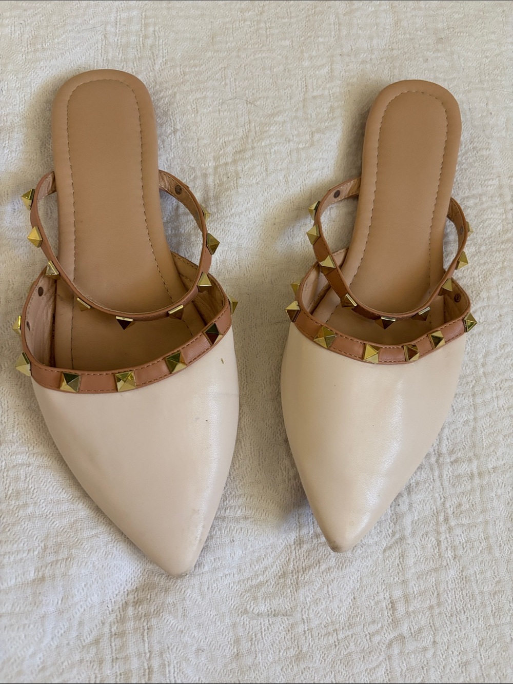 Studded Slides